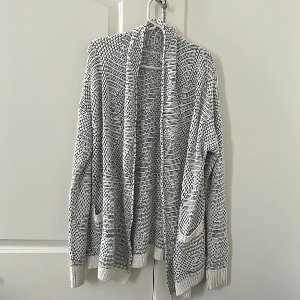 Cardigan - Picture 1 of 7